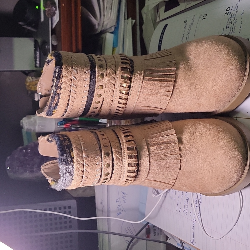Zipper back tan suede ankle boots - Mudd brand - 7 1/2